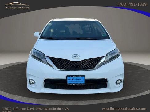 Used 2016 Toyota Sienna SE Premium image 5