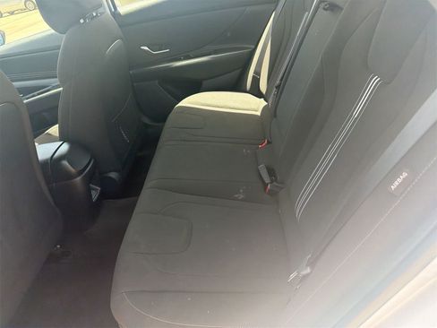 Used 2025 Hyundai Elantra SEL FWD image 5