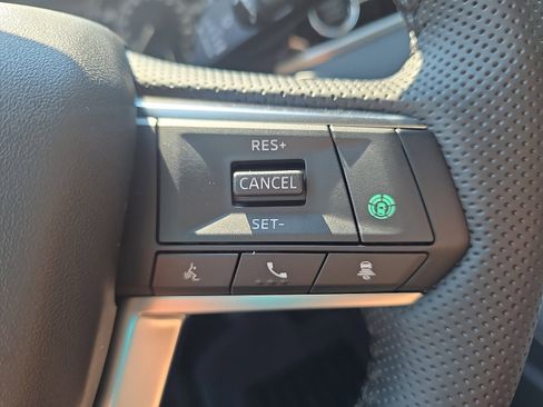 New 2025 Mitsubishi Outlander SE image 18