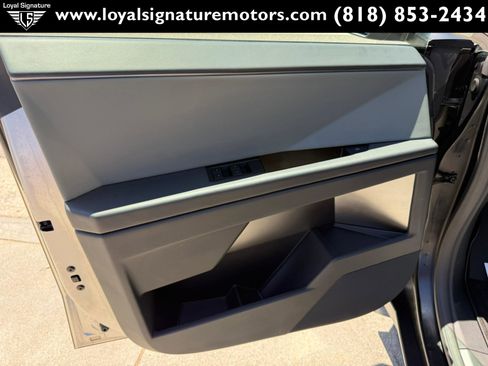 Used 2024 Tesla Cybertruck AWD Crew Cab image 20