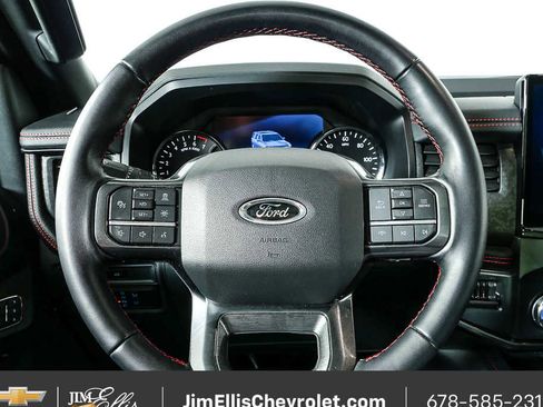 Used 2022 Ford Expedition Limited image 10