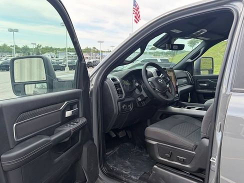 New 2026 RAM 2500 Big Horn AWD/4WD image 13