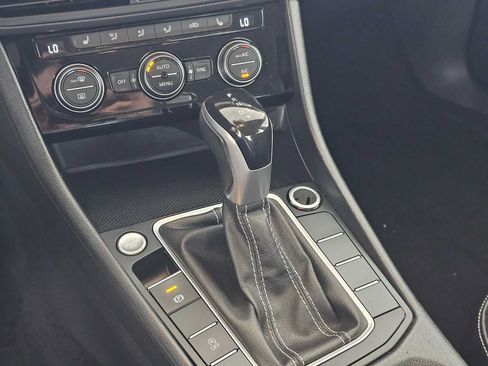 Used 2024 Volkswagen Jetta SE FWD image 31