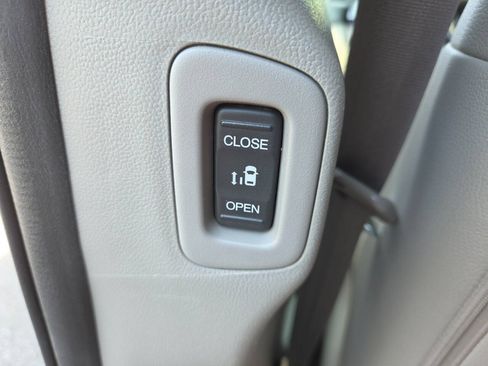 Used 2011 Honda Odyssey EX-L image 31