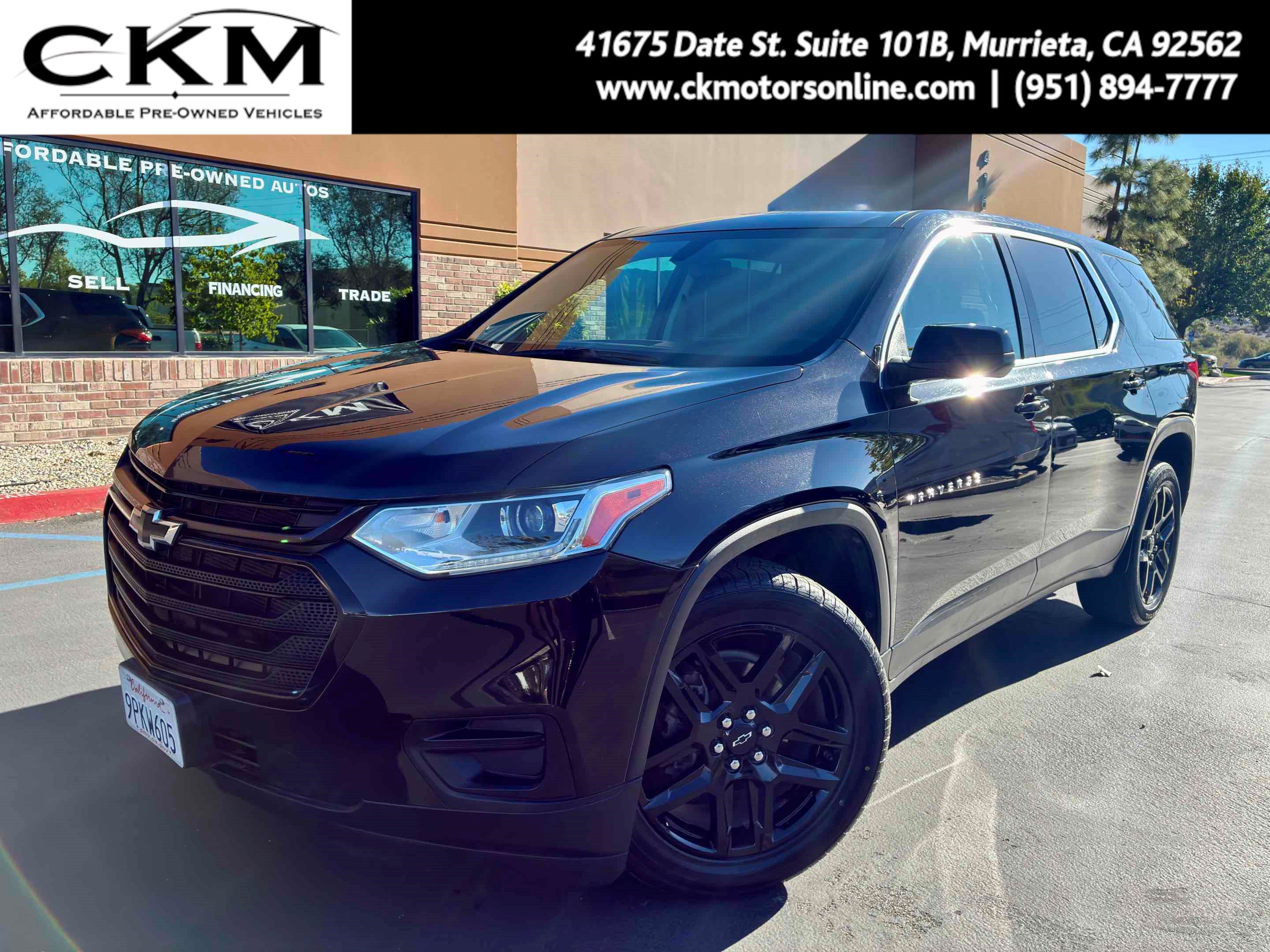 Used 2021 Chevrolet Traverse LS w/ LPO, Black Accent Package FWD image 1