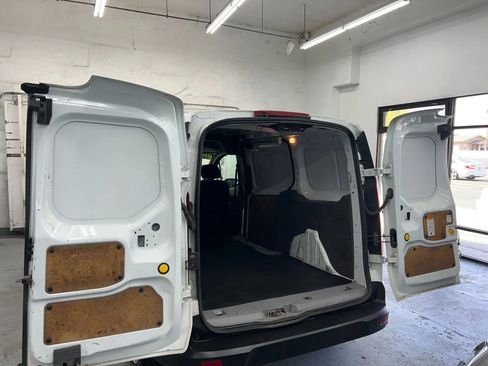 Used 2019 Ford Transit Connect XLT image 15