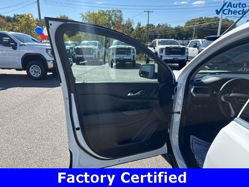 Certified 2023 GMC Acadia SLE image 17