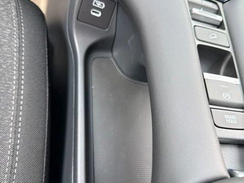New 2027 Honda HR-V LX image 13