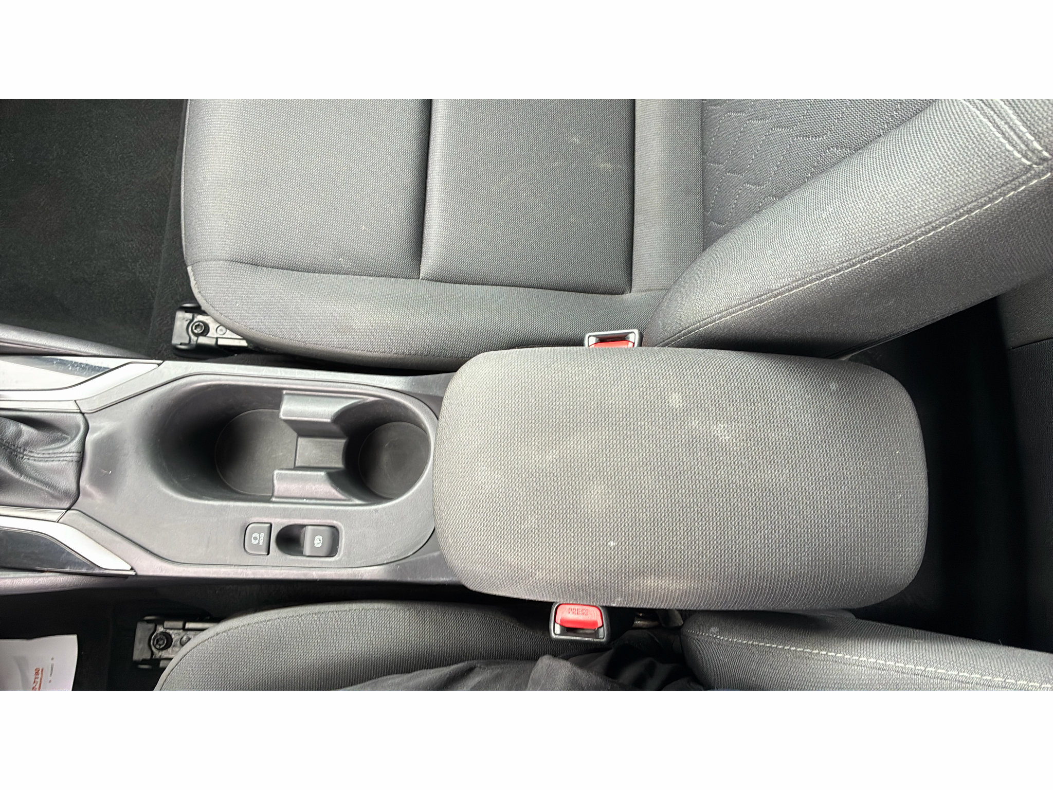 Used 2025 Toyota Corolla LE FWD image 17