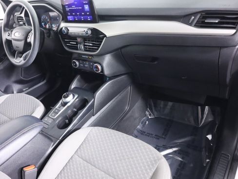 Used 2022 Ford Escape SE image 39
