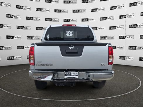 Used 2019 Nissan Frontier SV RWD image 5