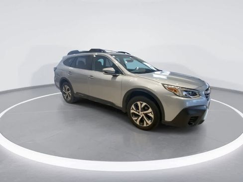 Used 2021 Subaru Outback Limited image 2