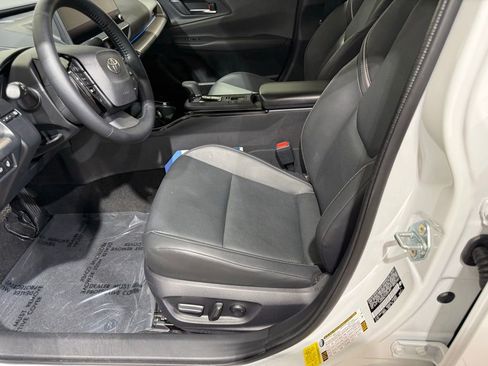 Used 2025 Toyota Prius XLE AWD/4WD image 13