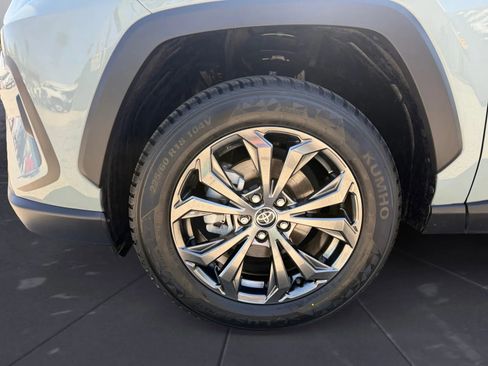 Used 2023 Toyota RAV4 XLE Premium image 31