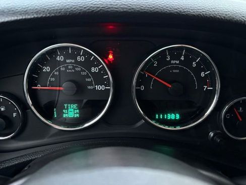 Used 2014 Jeep Wrangler Unlimited Rubicon w/ Connectivity Group image 29