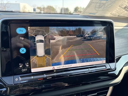 New 2026 Volkswagen Atlas SEL Premium R-Line image 31