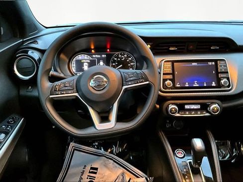 Used 2019 Nissan Kicks SV w/ Exterior Package image 8