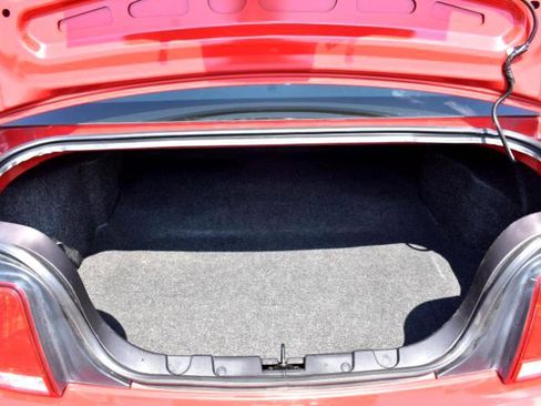 Used 2006 Ford Mustang GT image 9