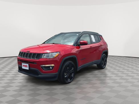 Used 2019 Jeep Compass Latitude AWD/4WD image 4