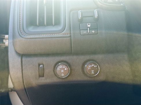 Used 2022 GMC Canyon AT4 w/ Driver Alert Package AWD/4WD image 9