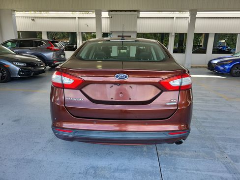 Used 2016 Ford Fusion SE w/ Equipment Group 202A FWD image 4