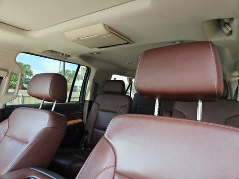 Used 2019 Chevrolet Suburban Premier RWD image 8