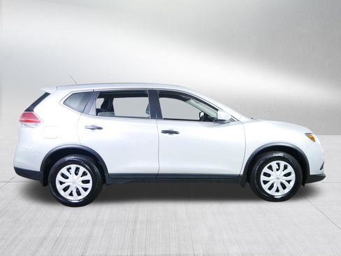 Used 2016 Nissan Rogue S image 8