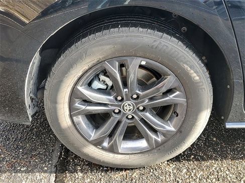 Used 2025 Toyota Sienna XSE image 5