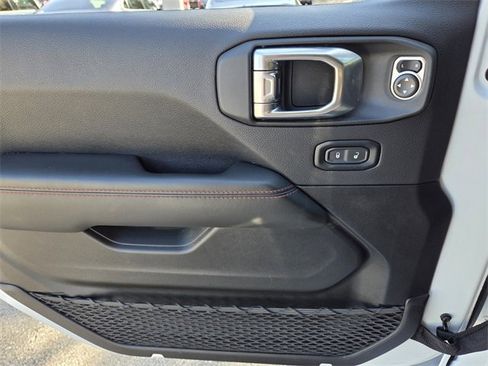 Used 2025 Jeep Gladiator Rubicon image 31