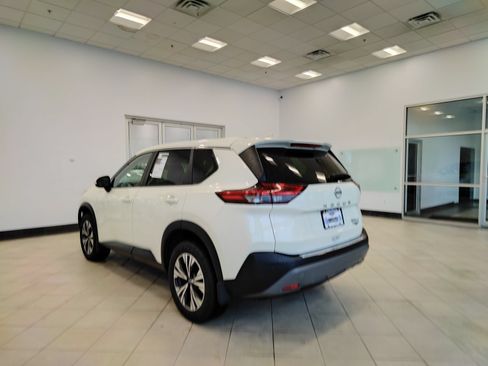 Used 2023 Nissan Rogue SV AWD/4WD image 5