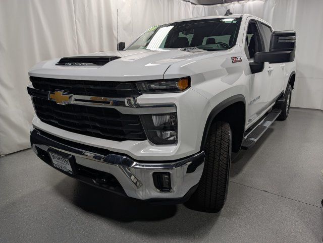 Used 2026 Chevrolet Silverado 2500 LT AWD/4WD image 8