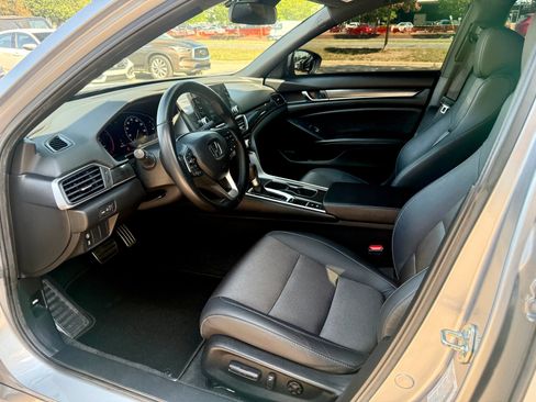 Used 2020 Honda Accord Sport image 9