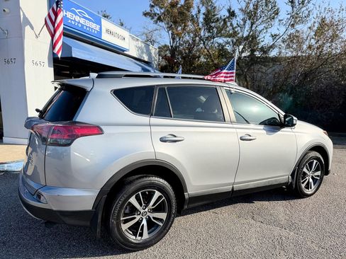 Used 2018 Toyota RAV4 XLE image 12