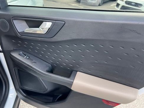 Used 2020 Ford Escape Titanium image 47