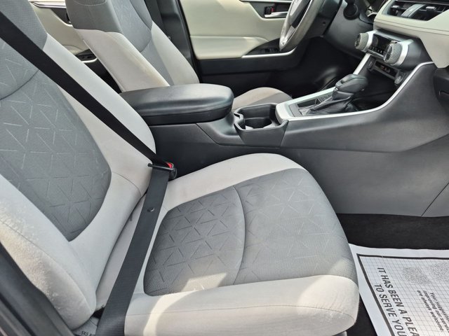 Used 2021 Toyota RAV4 XLE w/ Convenience Package FWD image 18