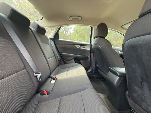 Used 2019 Kia Forte LXS image 32