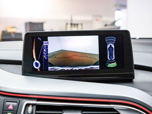 Used 2017 BMW i8 image 26