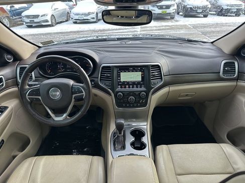 Used 2018 Jeep Grand Cherokee Overland image 16
