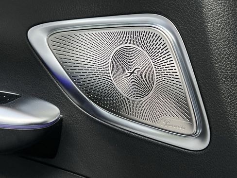 New 2025 Mercedes-Benz C 300 4MATIC Sedan image 34