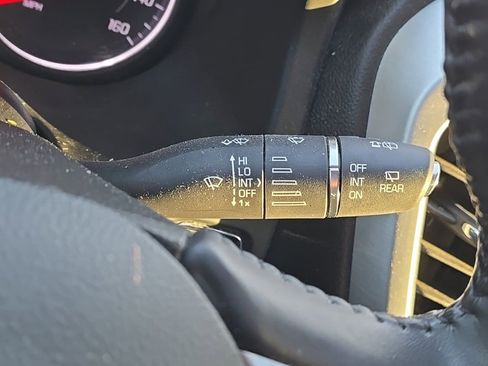 Used 2018 GMC Acadia SLT image 23