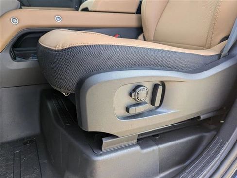 New 2026 Land Rover Defender 110 V8 image 4