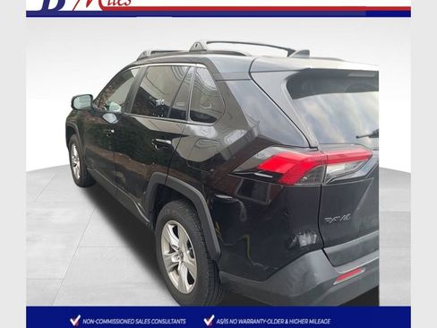 Used 2020 Toyota RAV4 XLE AWD/4WD image 1