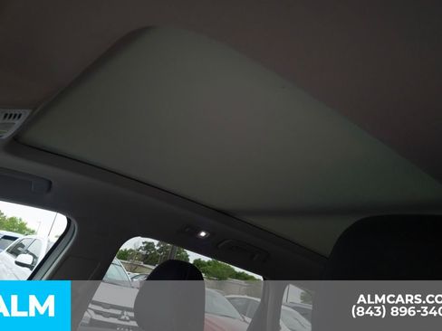 Used 2022 Volkswagen Taos SE image 16