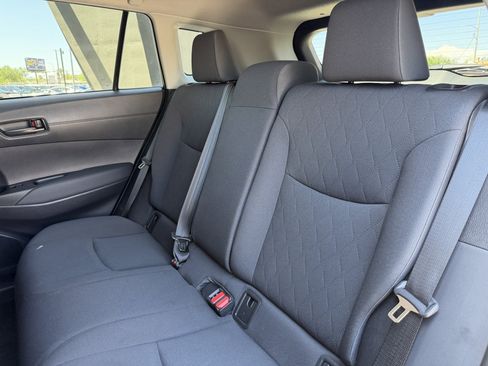 Used 2026 Toyota Corolla Cross LE FWD image 33