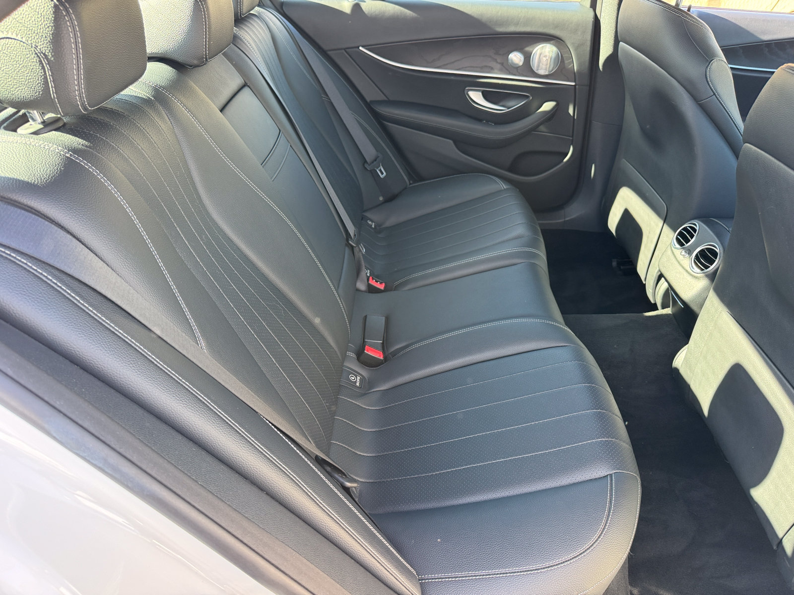 Used 2018 Mercedes-Benz E 300 image 8