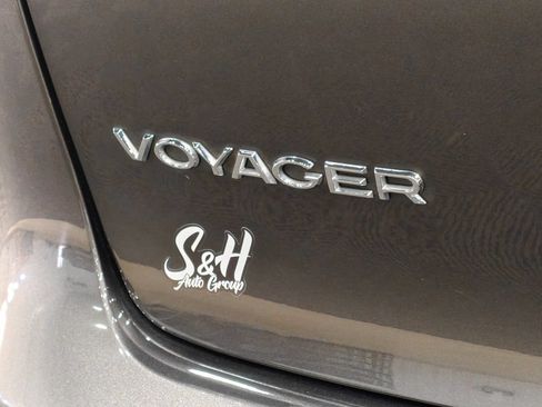 Used 2023 Chrysler Voyager LX FWD image 51
