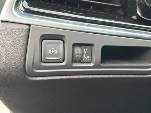 Used 2023 Cadillac XT6 Premium Luxury image 38