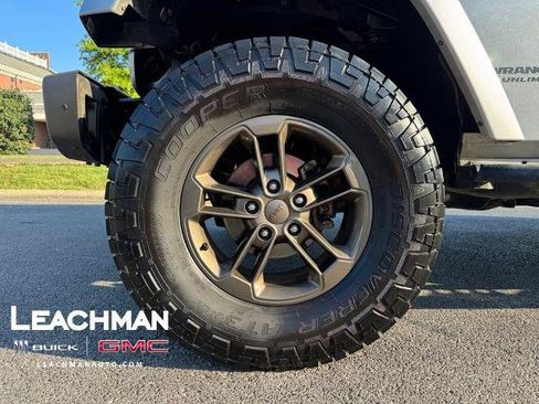 Used 2016 Jeep Wrangler Unlimited Sahara AWD/4WD image 3