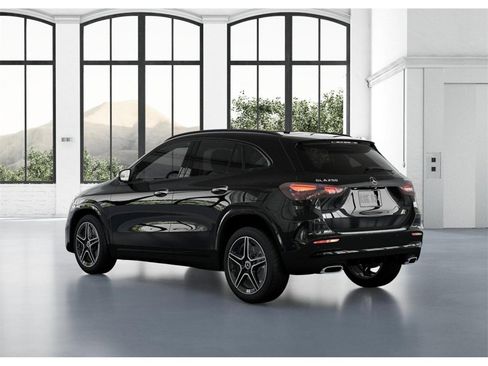 Certified 2025 Mercedes-Benz GLA 250 4MATIC image 29