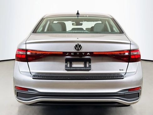 New 2026 Volkswagen Jetta SE image 4
